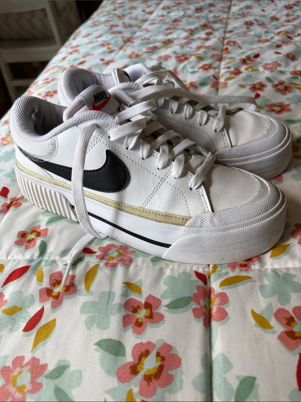 Nike Court Legacy Lift Women’s Sneakers